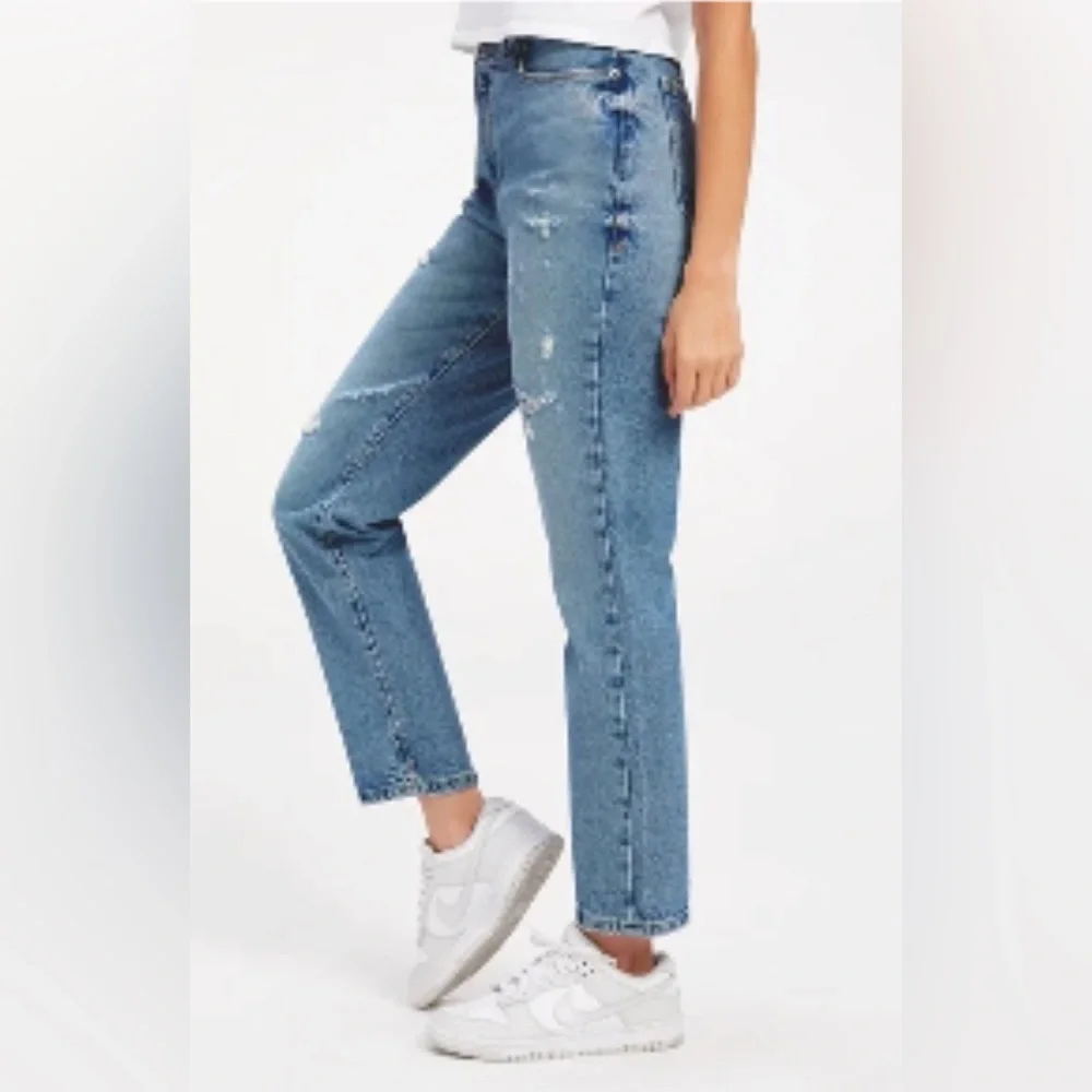 Good American Good Classic High Rise Distressed Slim- Straight Jeans, Size: 2 - Picture 2 of 9